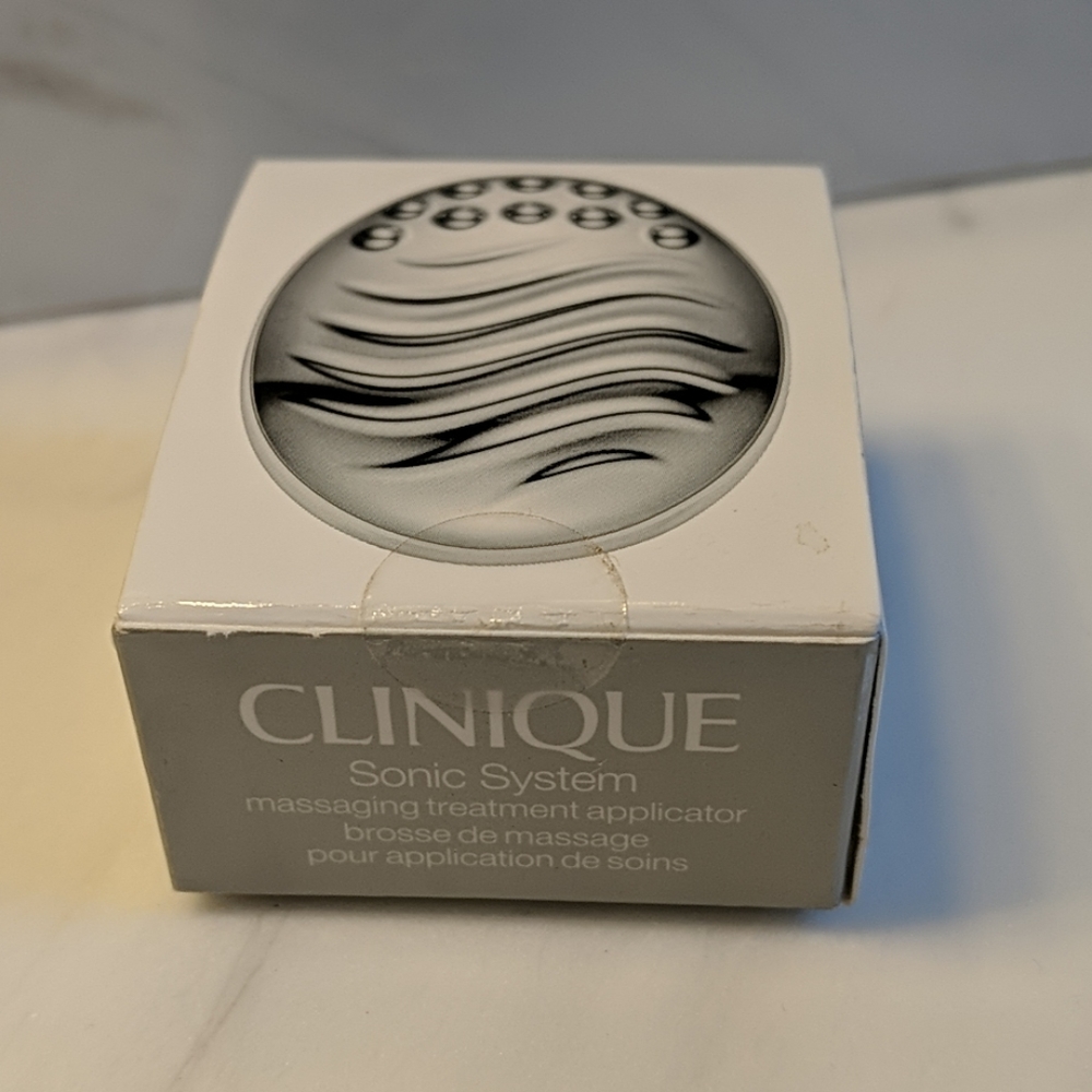 Clinique
Sonic System Massaging Treatment Applicat